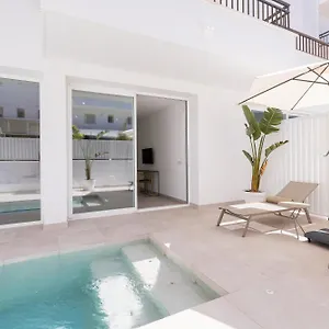 bossa-bay-suites-with-private-pool-mc-apartments-ibiza.ibizaislandhotels.net/